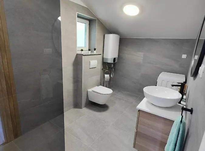Apartament Eva 2 *