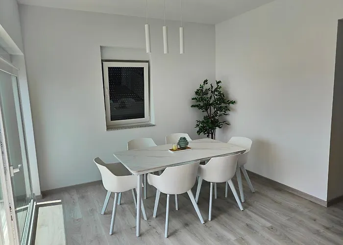 Eva 2 Apartament *